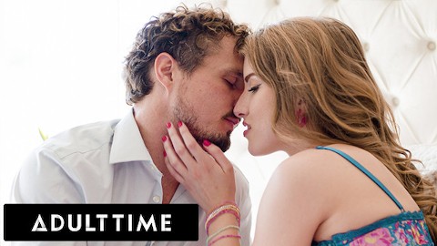 ADULT TIME-ゴージャスなベイビー Octavia Redは、彼氏を溺愛することによってFantasyを満たします!